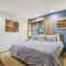 Highridge E10 Cozy One Bedroom Loft with Fireplace and Pool Access - 基灵顿