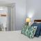 VIEWS & FIREPLACE - Minutes to Gburg and Ober - Condo