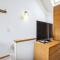 Comfortable Highridge C7 One Bedroom Plus Loft with Fireplace and Hot Tub Access - 基灵顿
