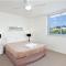 Fairshore 28 Beachfront Escape