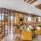 V Hotel Dubai, Curio Collection by Hilton