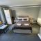 Gravesend 1 Bedroom Apartment 2 Min Walk to Station - longer stays available - Gravesend