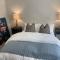 Deluxe Huge Detached House with Parking, sleeps up to 30 people, 2m from Liverpool City Centre