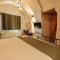 Canyon Cave Hotel