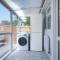 5 Bedroom Detached House - Close to City Centre - Sleeps up to 10 guests with Free Parking, Fast Wifi, SmartTVs and Large Garden by Yoko Property