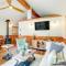 Secluded Livingston Retreat with Deck and Fire Pit! - 利文斯顿
