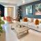 Upscale Centric Apt Near All