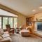Sandy Beach Family Getaway with Fire Pit and Deck! - الإسكندرية