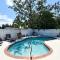 HEATED Pool, Game Room, Bunk Beds, Close to Beaches, Fun! - 布雷登顿