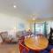 Beautiful 2BR 2BA Lakeside Villa with Lake Views - باوليز آيلاند