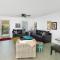Folly Vacation Great Location, Super Cute & Spacious Apt B