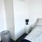 Convenient & Modern Private Bedroom Space near Barnsley Hospital