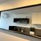 Midnight Luxe 1BR Apartment in the heart of Braddon Views from L7 Pool Sauna Gym Secure Parking Wifi Wine - 堪培拉