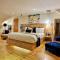 The Sleeping Dog Room at The Grumpy Schnauzer BnB Huge Room, Luxe Suite, Private Hot Tub, Breakfast, Gym, Games Room, Farm Stay, Amazing