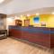 Days Inn & Suites by Wyndham Greeley