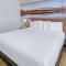 Days Inn & Suites by Wyndham Greeley
