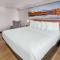 Days Inn & Suites by Wyndham Greeley
