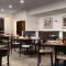 希尔顿逸林酒店匹兹堡机场店 - 月球乡 希尔顿逸林酒店匹兹堡机场店 - 月球乡