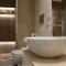 Trevi Fountain Luxury Flat