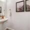 Spacious 2-Story, Pet&Fam Friendly, WFH, Gym&Pool