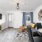 COZY 3 Bed House With Garden & Parking in Rochester, Kent Mins to Train Station, WiFi