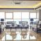 Cozy Penthouse 2BR Suite w Balcony - Amazing Manila Bay View and City Skyline near MOA