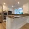 Modern 3 King Beds, Beautiful Large Backyard, WFH, Long Stays, Waterfall, WI-FI, FWY, 25 mins to Beach