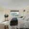Hawk Hill Getaway - Cooks Beach Holiday Home