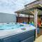 Spacious Beach House 5BR Hatteras Island home steps from OBX NC Beaches