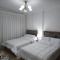 Modern Apartment in Sheraton Heliopolis, 5 minutes from Cairo Airport عمارة مطعم دجاج كنساس - El Cairo