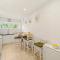 3 Bedroom Mews Home - Clapham Common - Free Private Parking - Sleeps 5 - Newly Refurbished - Sweetpea & Pillow Properties