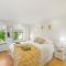 3 Bedroom Mews Home - Clapham Common - Free Private Parking - Sleeps 5 - Newly Refurbished - Sweetpea & Pillow Properties