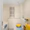 3 Bedroom Mews Home - Clapham Common - Free Private Parking - Sleeps 5 - Newly Refurbished - Sweetpea & Pillow Properties