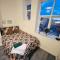 Studio flat in Shipley Central - Shipley