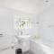 Modern 3 Bed Home in Croydon Sleeps 6