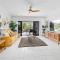 Elegant 3BR Cairns Esplanade Apartment with Pool