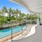 Elegant 3BR Cairns Esplanade Apartment with Pool