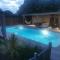 Logement cosy avec piscine et jacuzzi privatifs 4 étoiles - Saint-Dolay