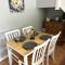 Claygate Place - Entire 2 Bed House, Off Street Parking - Perfect For Holiday Breaks or Contractors