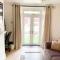 Lovely Two Bedroom Apartment, with private garden!