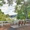 12 Mi to Portland Home with Clackamas River Views - Gladstone