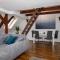 Aura - LutherApartment -2 Zimmer, 2 Einzelbetten, 1 Doppelbett, große Couch, Küche, Balkon, Waschmaschine