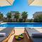 Villa Antura with private heated 50sqm pool, 3 bedrooms, 3 bathrooms, and gym - Žrnovnica