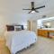 Quiet Palm Desert Condo Workspace and Pool Access! - بالم ديزرت