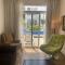 VILLA M - JIA 4 CANDOLIM GOA 3BHK, Pool Facing, Near Beach, Free Breakfast, Free WIFI and Prime location - Aguada