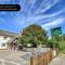 5 Bedroom Detached House - Close to City Centre - Sleeps up to 10 guests with Free Parking, Fast Wifi, SmartTVs and Large Garden by Yoko Property