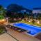 Villa Antura with private heated 50sqm pool, 3 bedrooms, 3 bathrooms, and gym - Žrnovnica