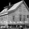 UPSTAIRS Alki Beach APARTMENT - Seattle -Historic-1858