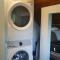 UPSTAIRS Alki Beach APARTMENT - Seattle -Historic-1858