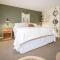 Waters Edge 304